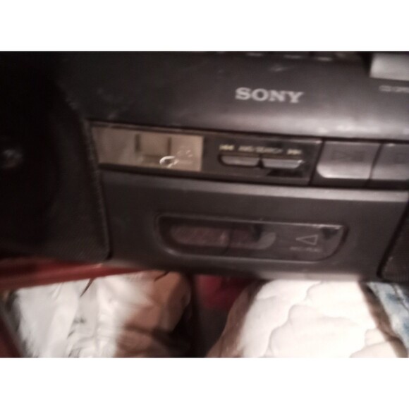 Sony Gfd 82 Boombox/Cd/Cassette Tested And Works Broken Antenna Used Condition - Picture 11 of 16